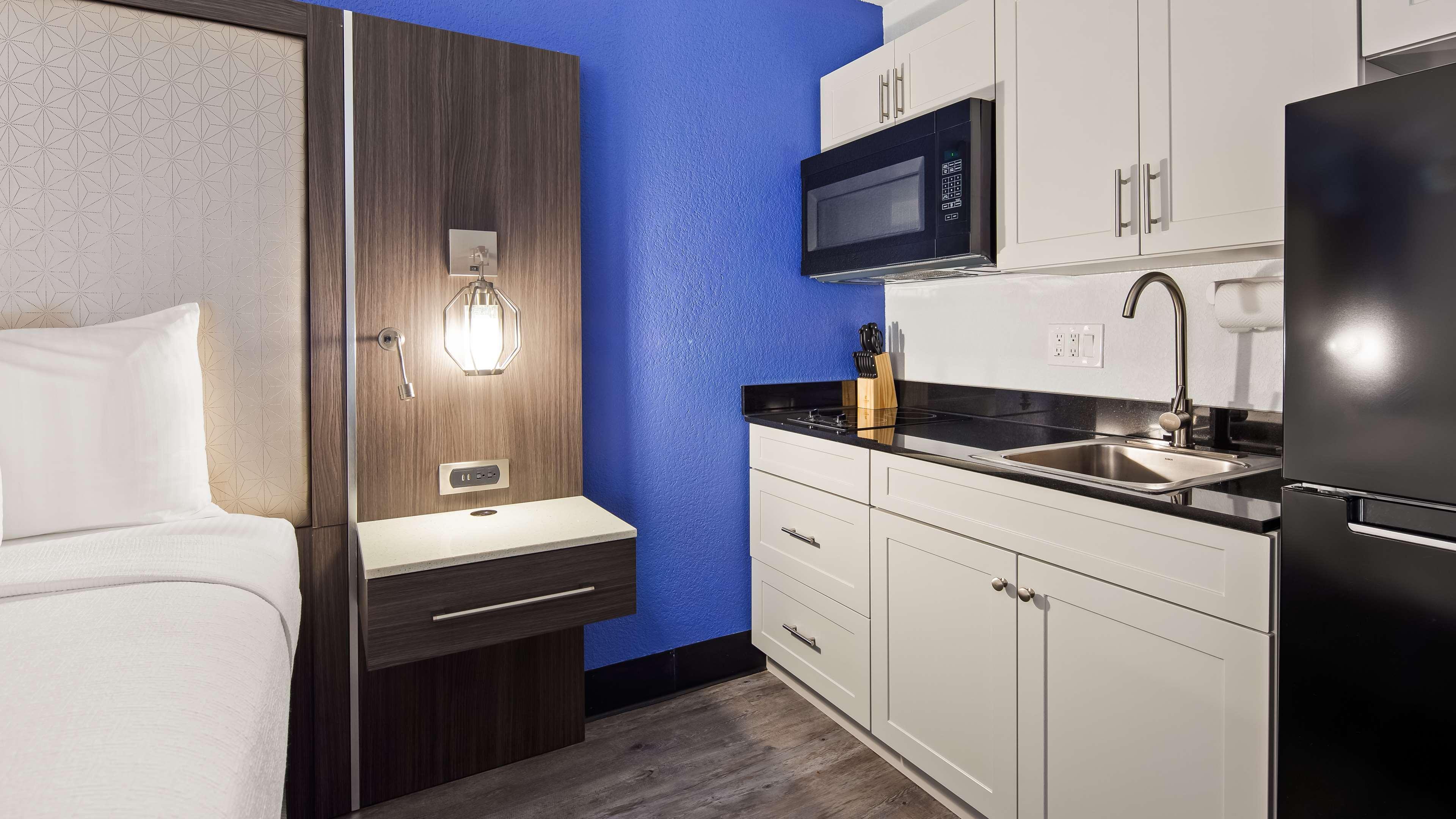 Best Western Plus Executive Residency Denver-Central Park Hotel Экстерьер фото