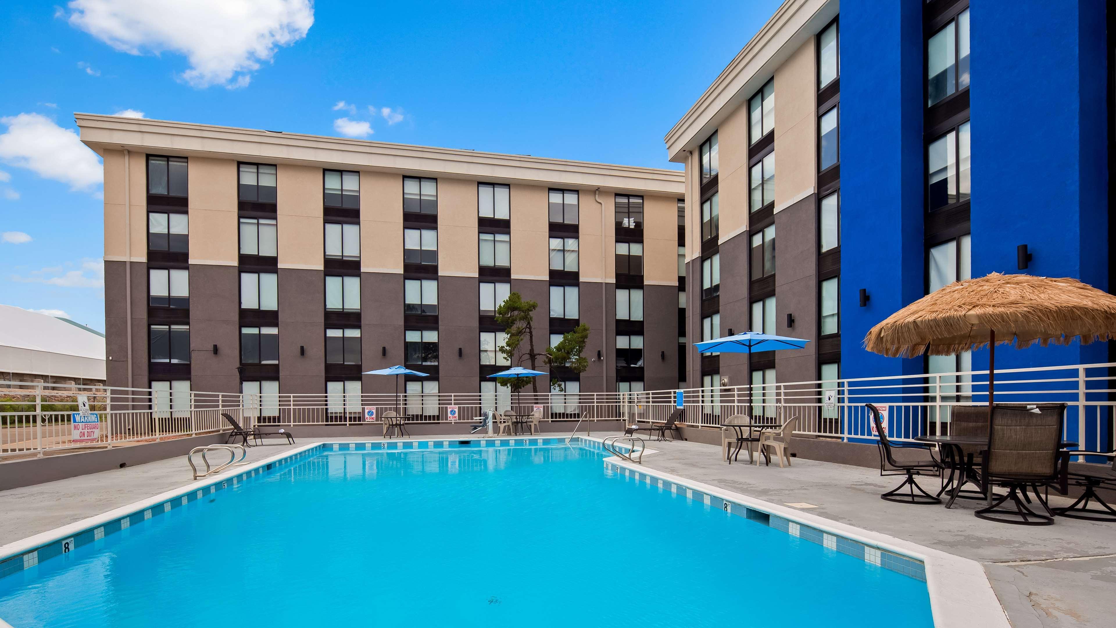 Best Western Plus Executive Residency Denver-Central Park Hotel Экстерьер фото