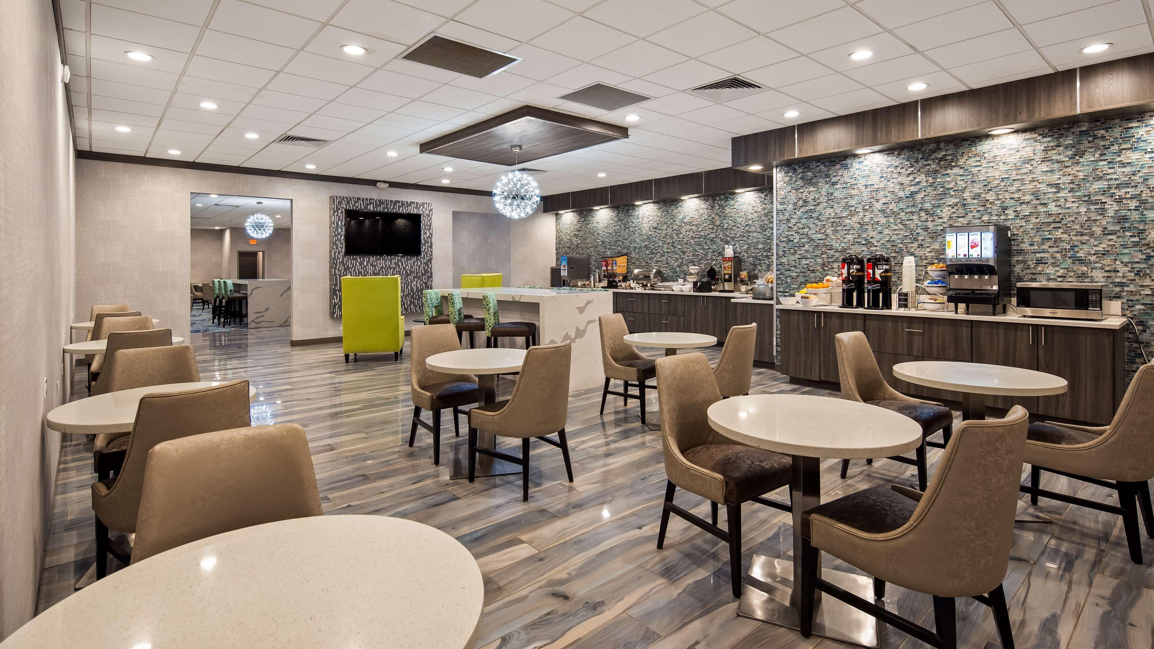 Best Western Plus Executive Residency Denver-Central Park Hotel Экстерьер фото