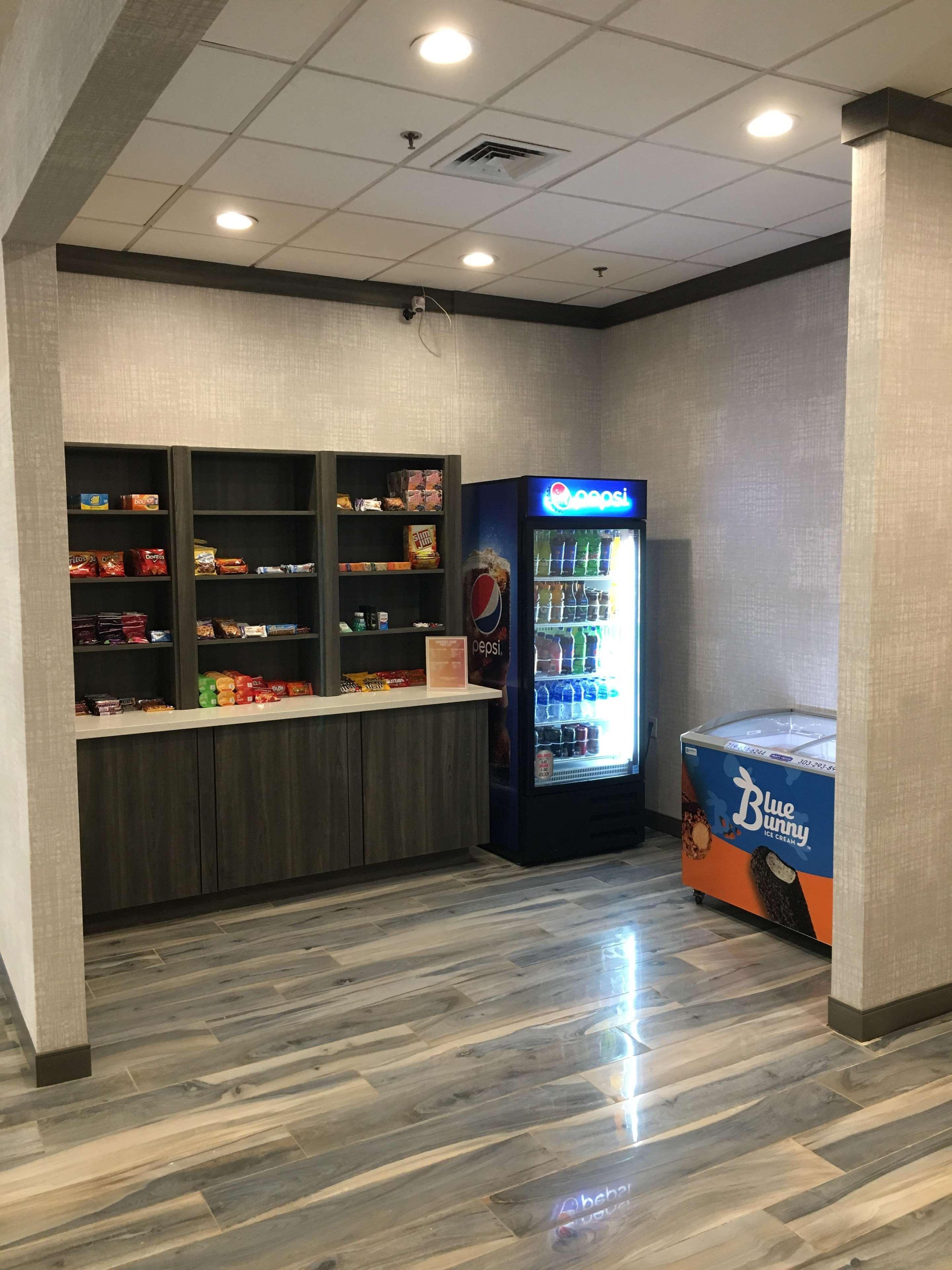 Best Western Plus Executive Residency Denver-Central Park Hotel Экстерьер фото